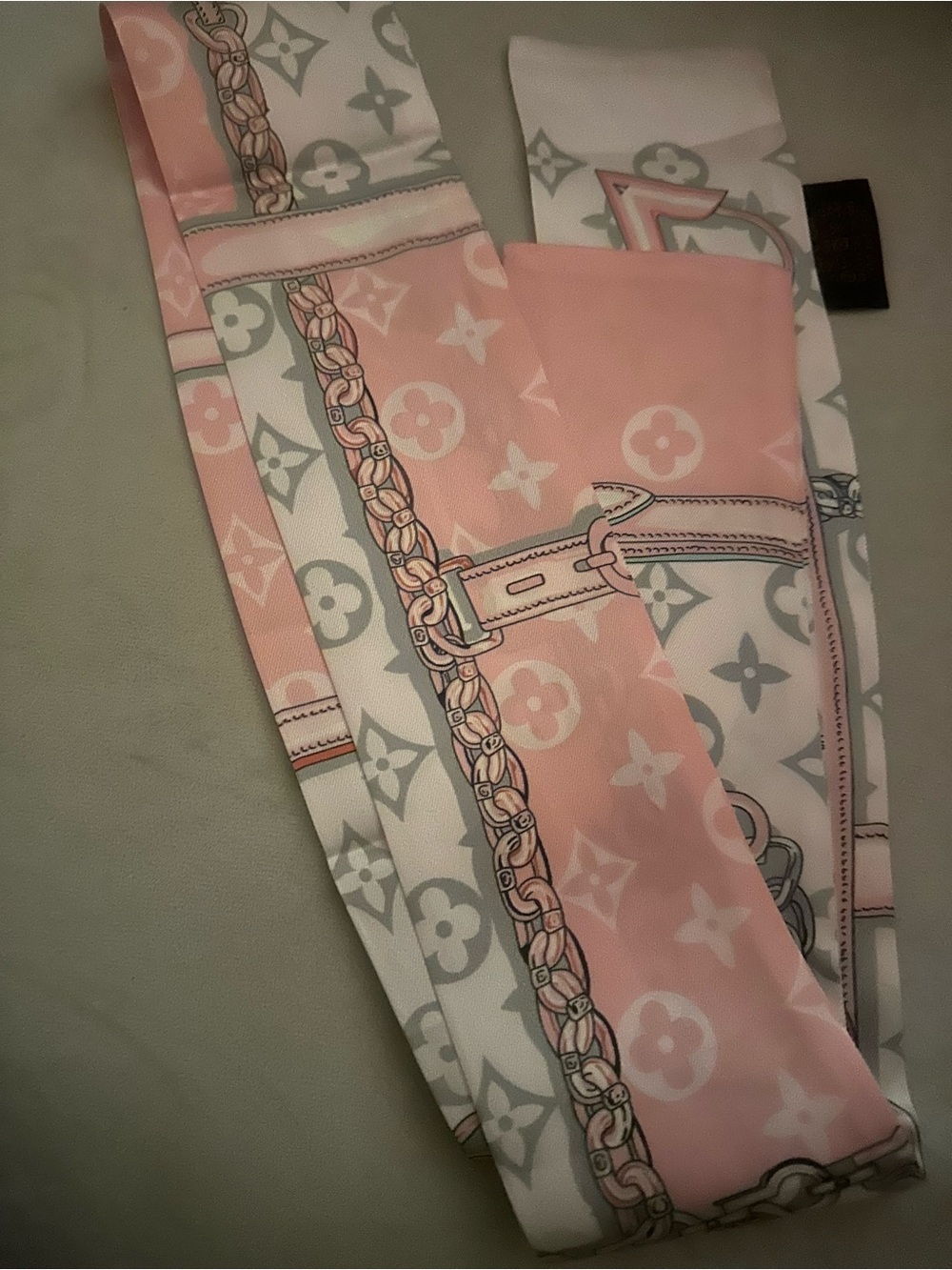 44in Scarf Pink Design - Picture 2 of 3